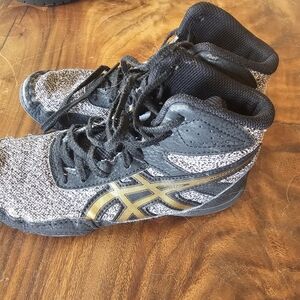 Asics Kids' Black and Gold Sneakers